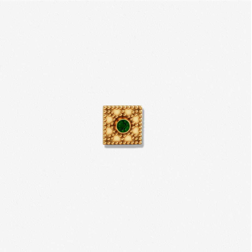 Halawiyat Studs "Square"